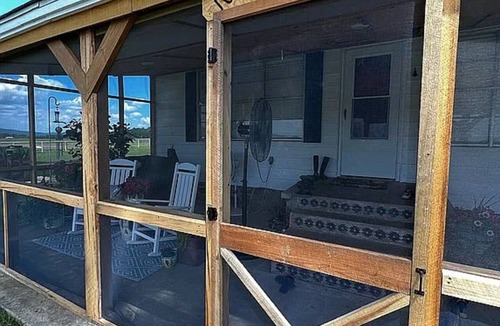 Waveland Cottage | Havana Daydreamin’ - Near Blue Mtn Lake: Great guesthouse & hot tub.