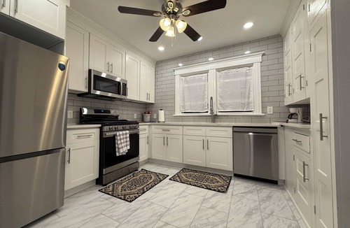 Albright Apartment | Heart of the Buffalo, Olmsted Parks. Long stay discounts!