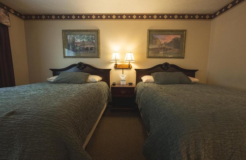Cedarville Hotel | Hearthstone Inn & Suites