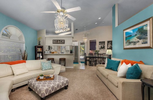 Naples Park House | Heated Pool! 5 Minute Bike To Beach, Dining, Mercato! Bikes Included