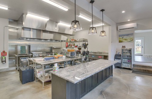 Preston House | Heated Saltwater Pool: Home on Scenic Cub River!
