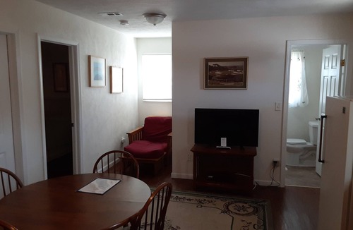 Geneva-on-the-Lake Cottage | Heavenly Cottage Located Directly On GOTL Strip