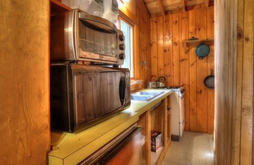 Rangeley House | 🐾Helidoni Camps - Charming vacation retreat located in Mooselookmeguntic Lakes Bugle Cove