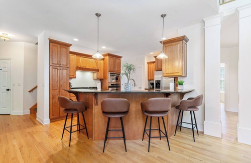Saratoga Springs Cottage | Hera Haven: Pickleball, hot tub, racetrack & lake