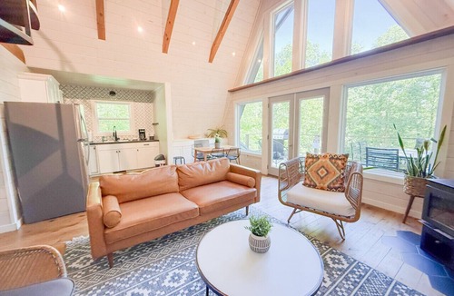 Newnata Cabin | Hidden A-Frame at Double Bridge with Firepit