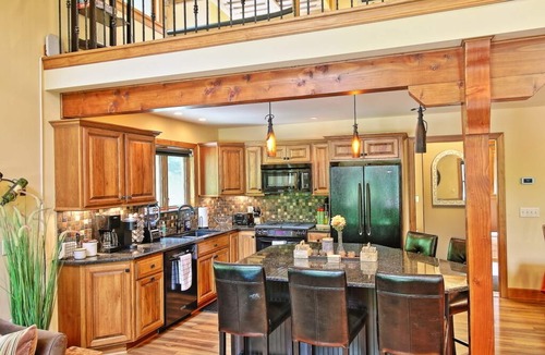 Ellicottville Ski Chalet | Hidden Gem💎Large Ellicottville Chalet🍁Woods⛷ Hot Tub 🕹️ Arcade Fun 🔥Fire Pit