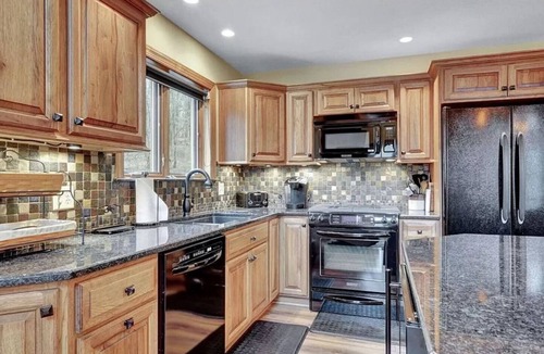 Ellicottville Ski Chalet | Hidden Gem💎Large Ellicottville Chalet🍁Woods⛷ Hot Tub 🕹️ Arcade Fun 🔥Fire Pit
