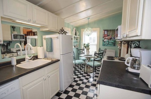 Town of Ledyard Apartment | Hide-Away Apartment in the Heart of the Village, close to Inns, Spa