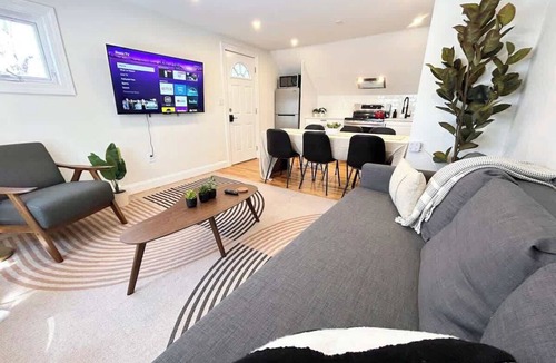 Arlington Apartment | High-End Condo with Modern Flair