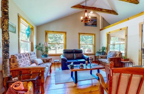 Roxbury House | Hike, Fish, Ski! 'Coos Canyon Lodge' in Maine