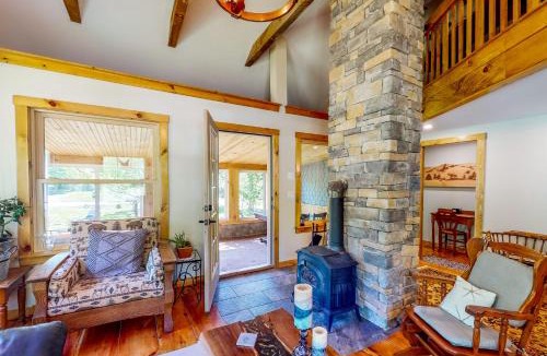 Roxbury House | Hike, Fish, Ski! 'Coos Canyon Lodge' in Maine