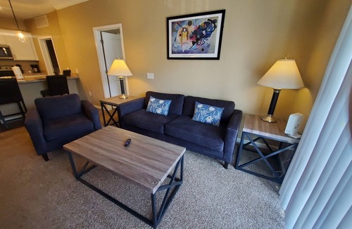 Tuttle West Apartment | Hillard/Dublin large apartment, furnished!