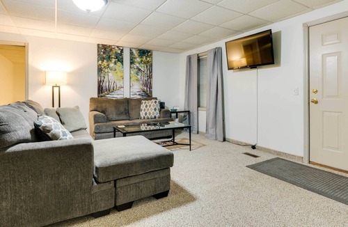 Hillsdale House | Hillsdale Townhome Rental ~ 1 Mi to College!