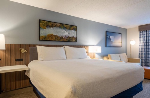 Auburn Hotel | Hilton Garden Inn Auburn Lewiston Riverwatch
