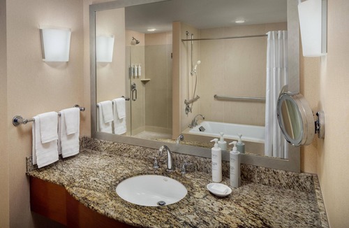 Old Port Hotel | Hilton Garden Inn Portland Downtown Waterfront
