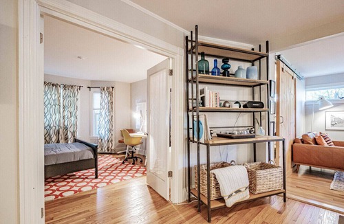 Munjoy Hill Apartment | Hip & Luxurious Garden Retreat for Families, Foodies & Adventurers