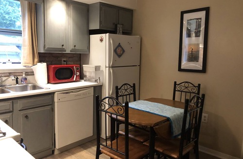 Elmira Heights House | Historic apt. In the centre of Elmira Heights