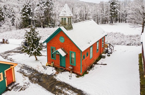 Franklin Springs Cabin | Historic dog-friendly retreat plus access to hot tub, game room, & gym