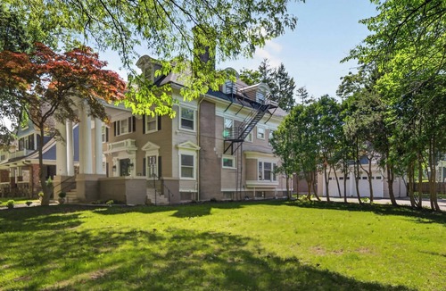 East Avenue Apartment | Historic East Ave Studio~Cozy~Walkable~Central6