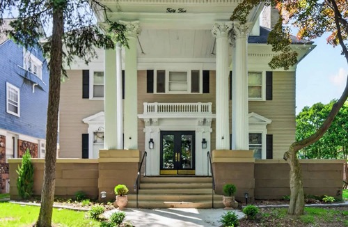 East Avenue Apartment | Historic East Ave Studio~Cozy~Walkable~Central3