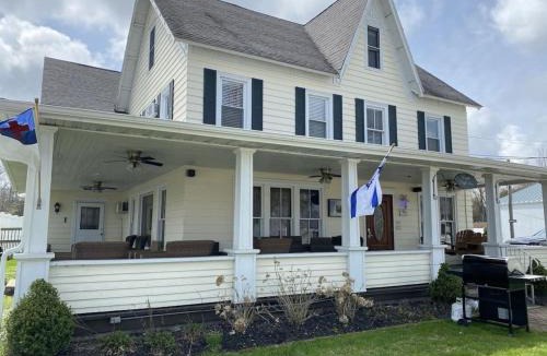 Geneva-on-the-Lake House | Historic Home Walk to Lake And Strip Fun