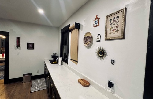 Highland Historic District House | Historic Luxe Modern 4/2 in Highland - Large Rooftop Balcony - Chefs Kitchen
