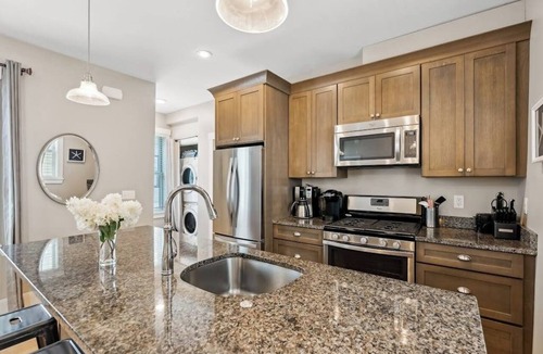West End Condo | Historical & dog-friendly West End condo with parking - walk to all of Portland