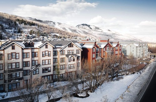 Deer Valley Hotel | Hit the Slopes from a Premium Park City resort! King beds, indoor/outdoor pool!
