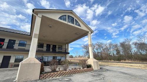 Kiowa Hotel | HiWay Inn Express Kiowa Hwy 69