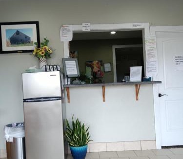 Coalgate Hotel | HiWay Inn Express