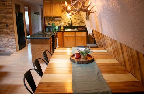 Meadow View Heights Cabin | Holiday Getaway at the Cabin