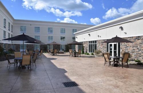 Canton Hotel | Holiday Inn Canton-Belden Village by IHG