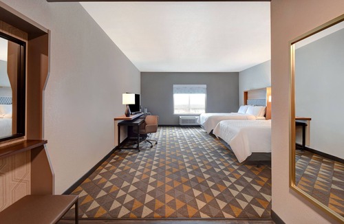 Erie Hotel | Holiday Inn Erie by IHG