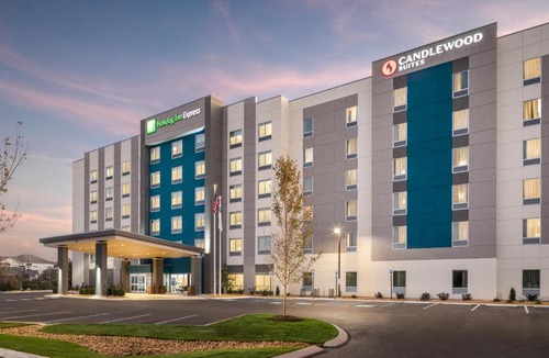Twin Brook Hotel | Holiday Inn Express Chattanooga - Hamilton Place by IHG