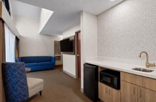 Mercer Hotel | Holiday Inn Express Grove City - Premium Outlet Mall by IHG