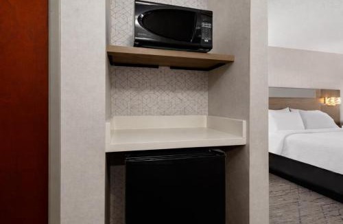Mercer Hotel | Holiday Inn Express Grove City - Premium Outlet Mall by IHG