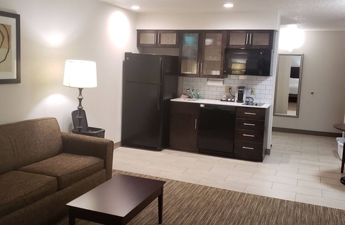 Mercer Hotel | Holiday Inn Express Grove City by IHG