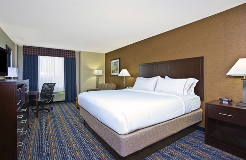 West Mifflin Hotel | Holiday Inn Express Hotel & Suites Pittsburgh West Mifflin by IHG