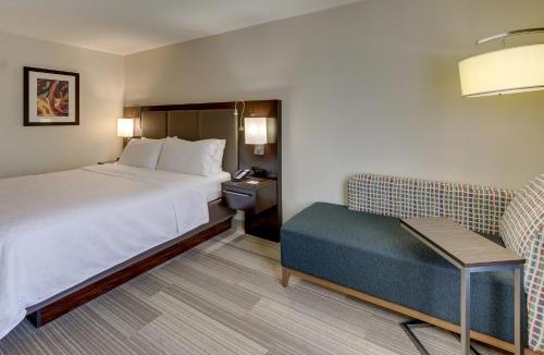 Kettering Hotel | Holiday Inn Express Hotel & Suites Dayton-Centerville by IHG