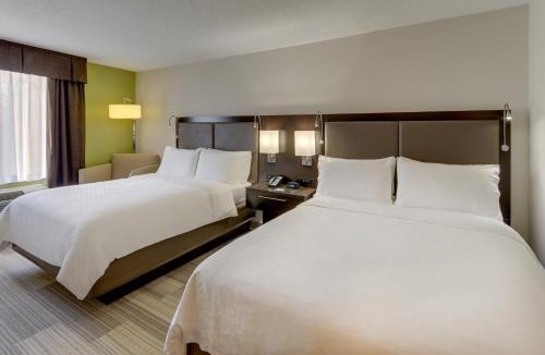 Kettering Hotel | Holiday Inn Express Hotel & Suites Dayton-Centerville by IHG