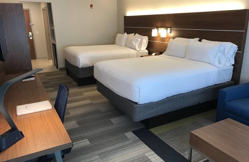 Fishers Hotel | Holiday Inn Express Hotel & Suites Rochester - Victor by IHG