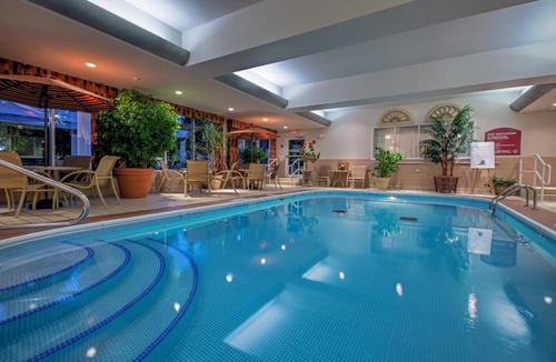 Warren Hotel | Holiday Inn Express Hotel & Suites Youngstown North-Warren/Niles by IHG
