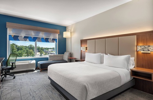 West Glens Falls Hotel | Holiday Inn Express Queensbury - Lake George Area by IHG