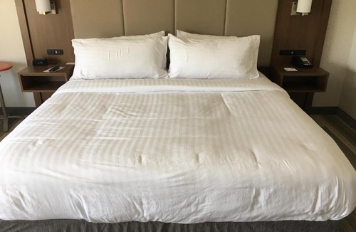 West Glens Falls Hotel | Holiday Inn Express Queensbury-Lake George Area by IHG