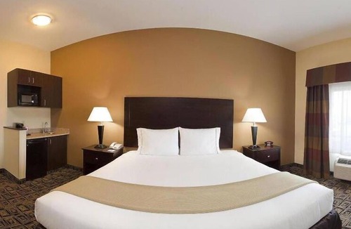 Zanesville Hotel | HOLIDAY INN EXPRESS & SUITES ZANESVILLE NORTH by IHG