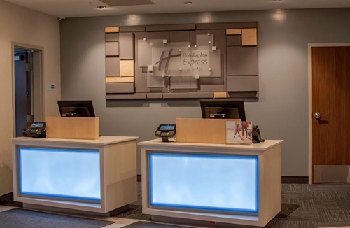 Amherst Hotel | Holiday Inn Express & Suites Tonawanda - Buffalo Area by IHG