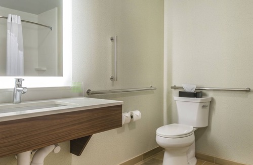 Clarion Hotel | Holiday Inn Express & Suites Clarion by IHG