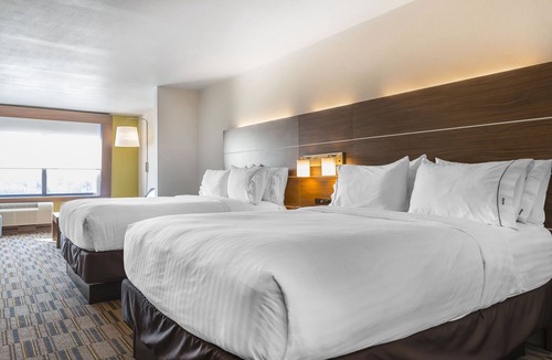 Clarion Hotel | Holiday Inn Express & Suites Clarion by IHG