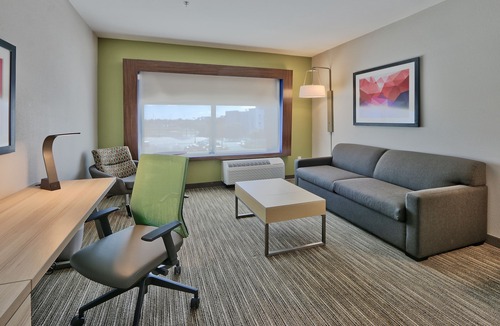 Roswell Hotel | Holiday Inn Express & Suites Roswell by IHG