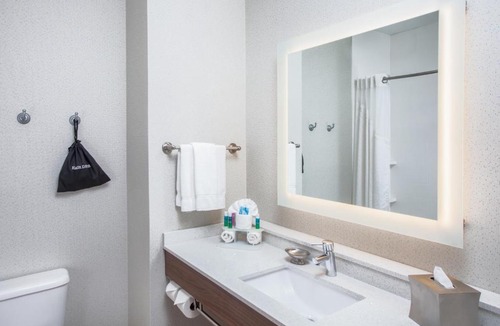 Texarkana Hotel | Holiday Inn Express & Suites Texarkana by IHG